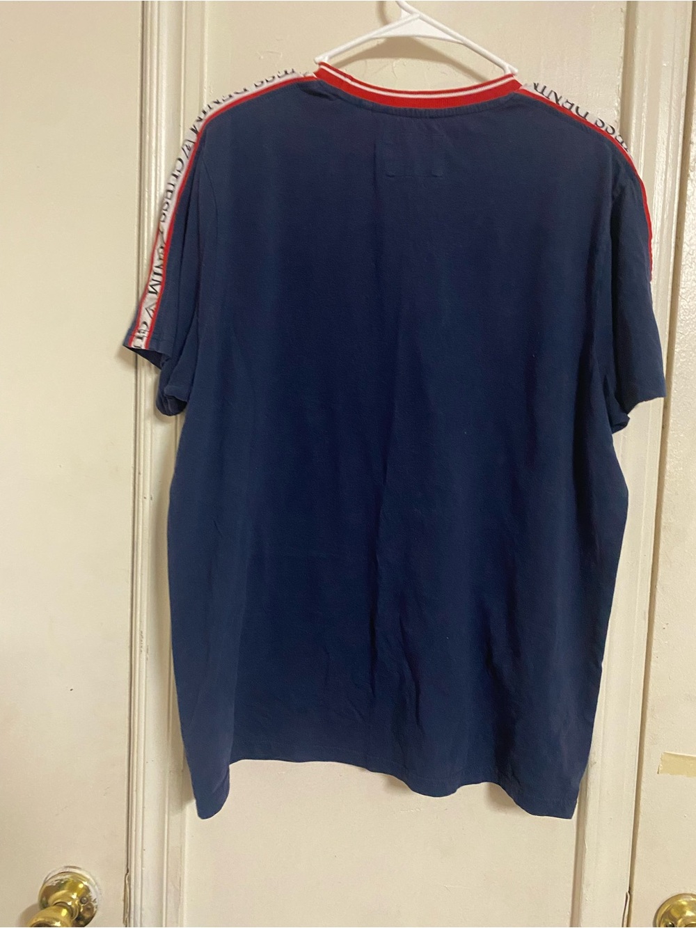 GUESS Men's Blue Short-Sleeve Tee with Red Trim - Picture 3 of 3